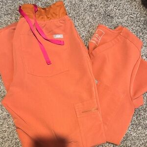 Figs Terracotta Scrub Set